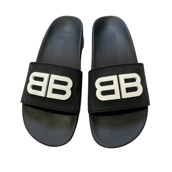 Balenciaga - Picture 1 of 4